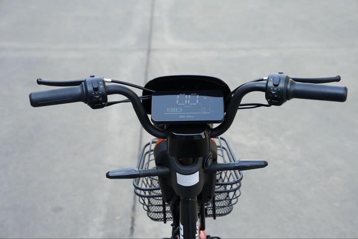 Xe đạp điện DKBike được trang bị đầy đủ tiện ích thông minh hiện đại