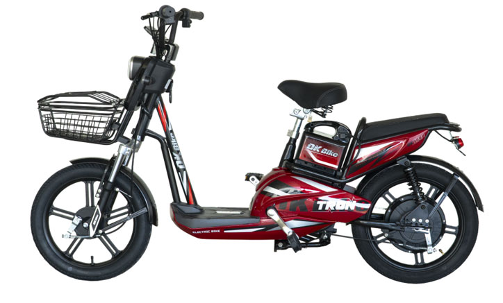 Xe đạp điện DKBike Tron với thiết kế bình ắc quy thông minh, dễ dàng tháo rời khi vệ sinh và rửa xe. 