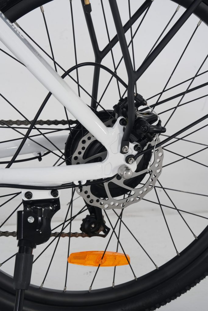 Động cơ điện tích hợp bánh sau, giúp hỗ trợ việc di chuyển hiệu quả nhất