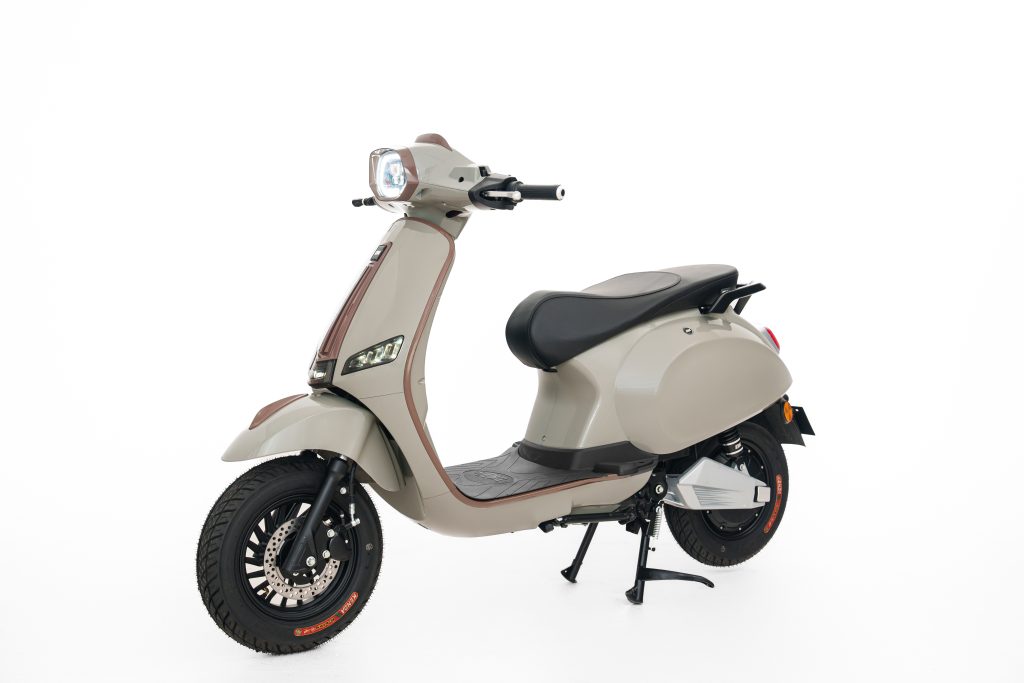 Xe điện Roma SX với phong cách đậm chất Ý phù hợp học sinh - sinh viên trong phân khúc xe 50cc