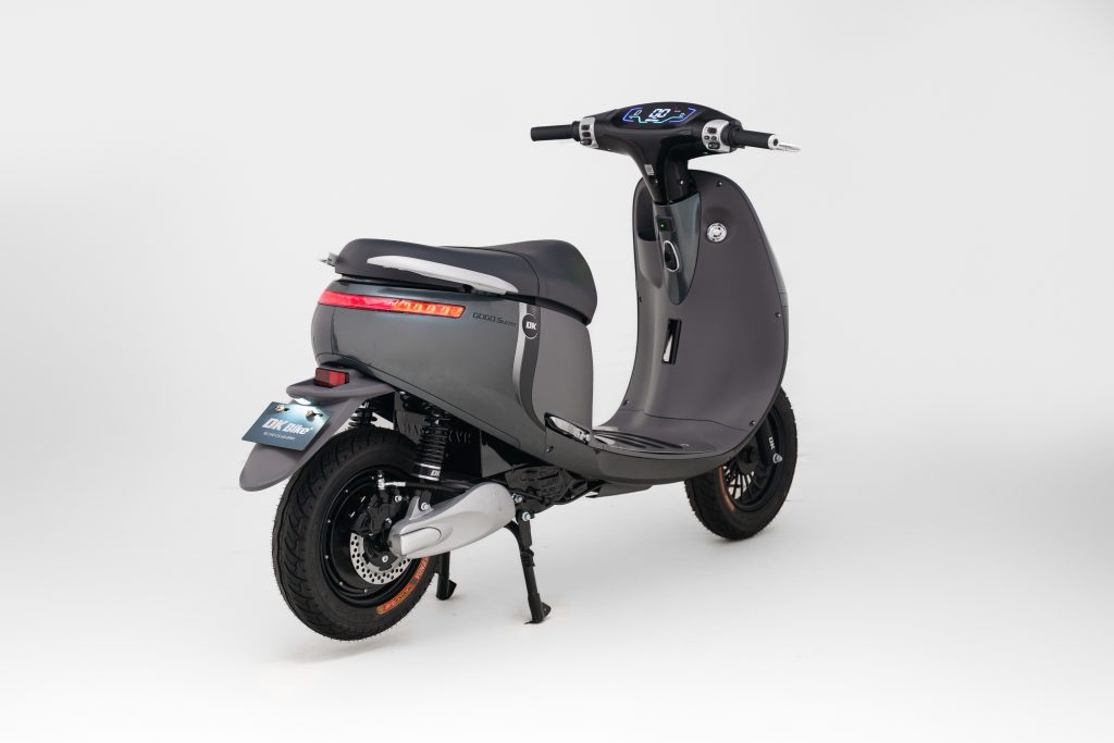 Thiết kế bo tròn, kèm phanh đĩa an toàn cả trước và sau