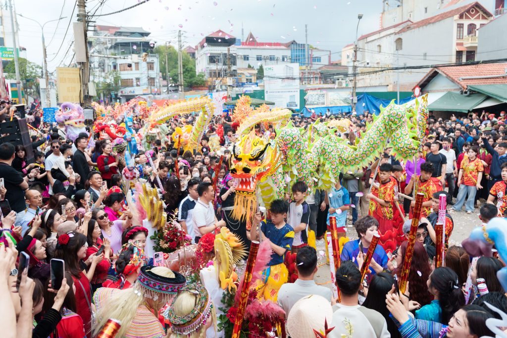 Hệ thống đại lý DKBike tham dự lễ hội Kỳ Cùng - Tả Phủ