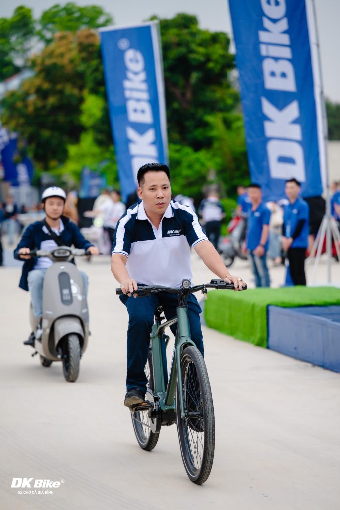 Khách hàng, đại lý trải nghiệm thực tế sản phẩm xe đạp trợ lực DKBike 2026