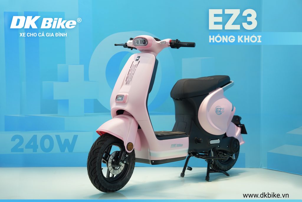 Xe điện EZ3 với động cơ 240W và có bàn đạp